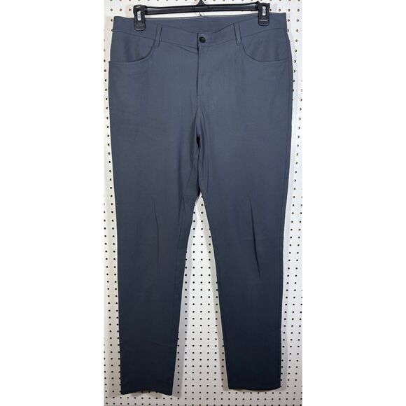 Vuori mens performance pants size 34